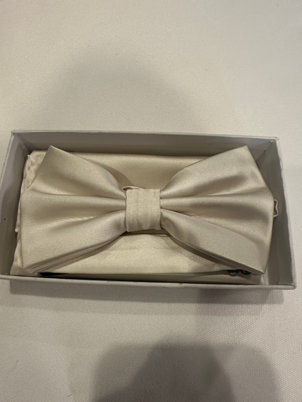 Wedding Partyy ! Satin Bow Ties/ With Hankies/